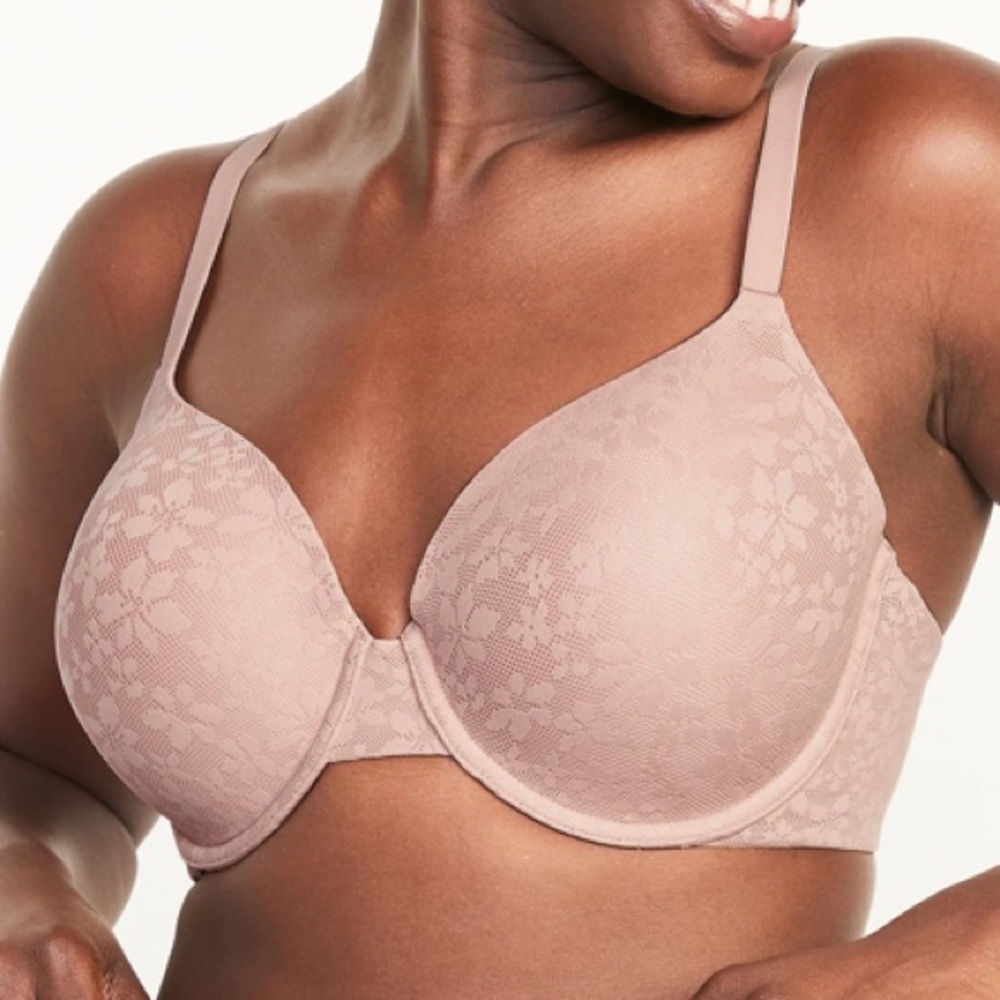 40DD  Lace Full Coverage under wire bra.